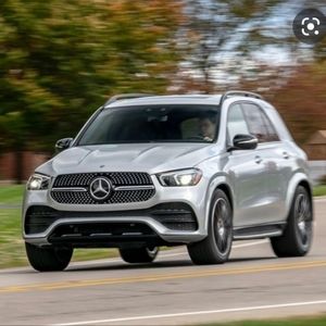 Meet your Posher, Adele